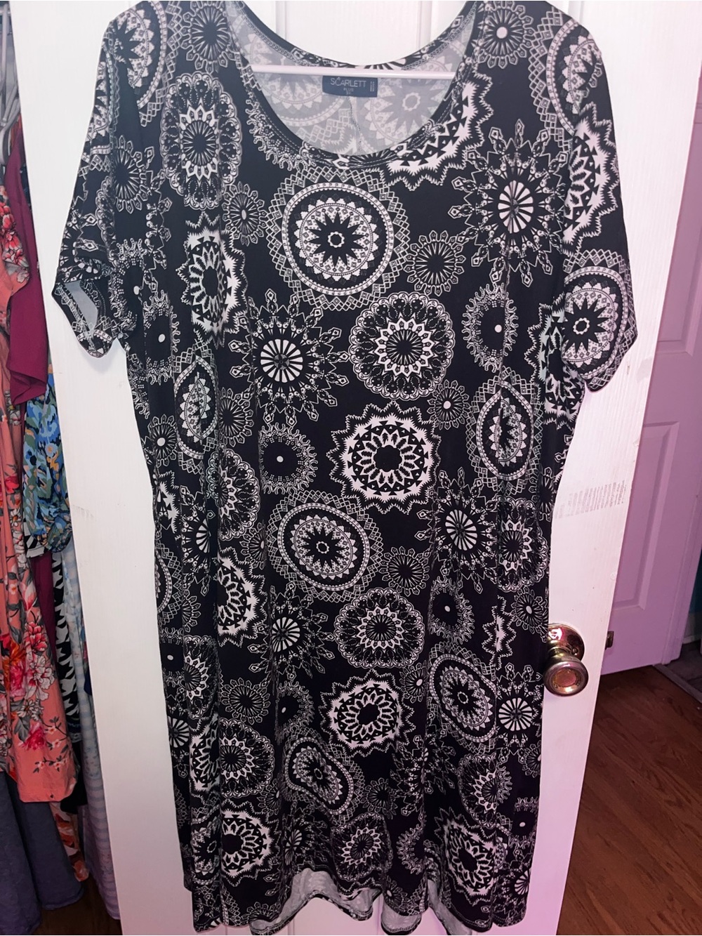 Scarlett Black & White Medallion Print Midi Dress